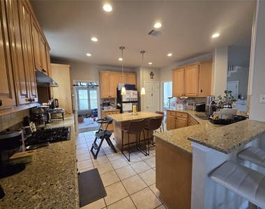 10620 Chestnut Ridge Rd - Photo Thumbnail 3