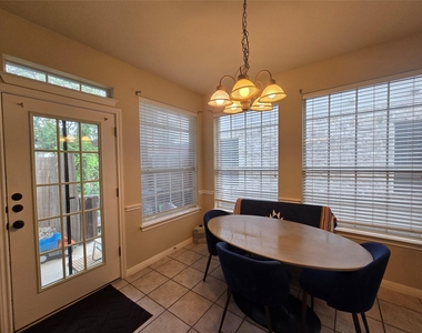 10620 Chestnut Ridge Rd - Photo Thumbnail 4