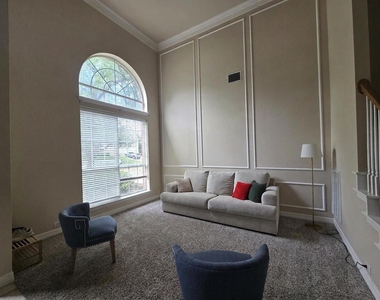 10620 Chestnut Ridge Rd - Photo Thumbnail 5