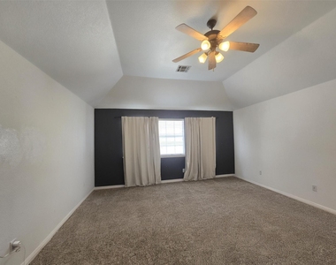 10620 Chestnut Ridge Rd - Photo Thumbnail 10