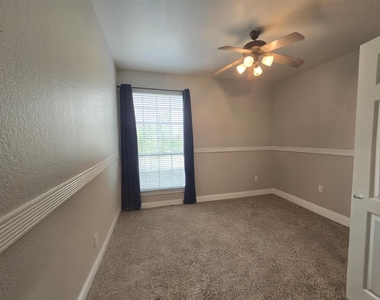 10620 Chestnut Ridge Rd - Photo Thumbnail 8