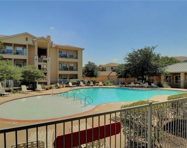 2320 Gracy Farms Ln - Photo Thumbnail 9
