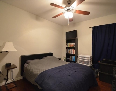 2320 Gracy Farms Ln - Photo Thumbnail 4