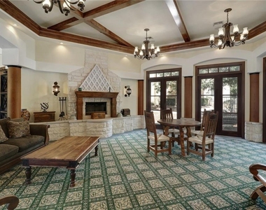 2320 Gracy Farms Ln - Photo Thumbnail 10