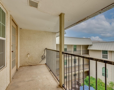 910 Duncan Ln - Photo Thumbnail 23
