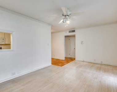 910 Duncan Ln - Photo Thumbnail 13