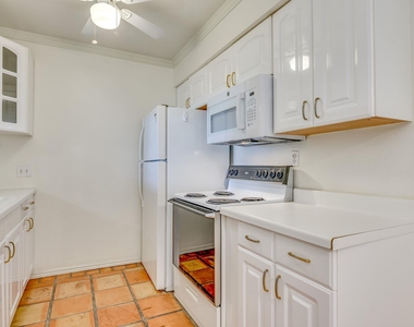 910 Duncan Ln - Photo Thumbnail 5