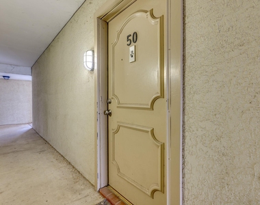 910 Duncan Ln - Photo Thumbnail 2
