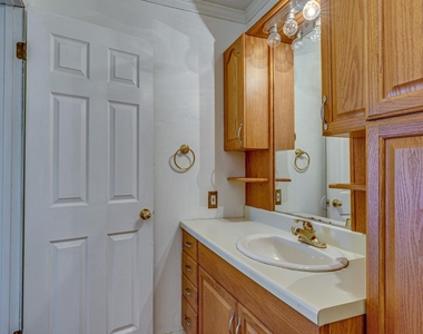 910 Duncan Ln - Photo Thumbnail 20