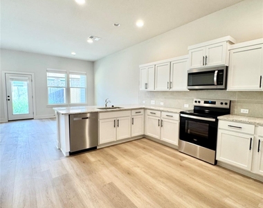 108 Zayd Ct - Photo Thumbnail 7