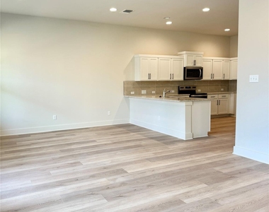 108 Zayd Ct - Photo Thumbnail 4