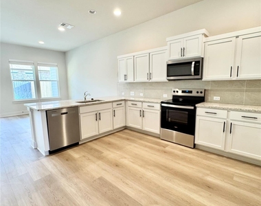 108 Zayd Ct - Photo Thumbnail 2
