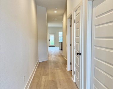 108 Zayd Ct - Photo Thumbnail 6