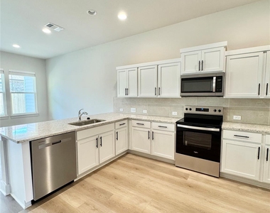 108 Zayd Ct - Photo Thumbnail 9