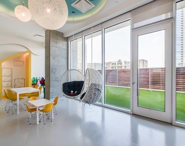 301 West Ave - Photo Thumbnail 13