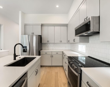 3204 Overcup Oak Dr - Photo Thumbnail 5