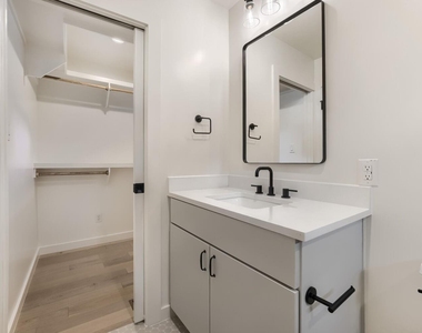 3204 Overcup Oak Dr - Photo Thumbnail 14