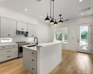 3204 Overcup Oak Dr - Photo Thumbnail 8
