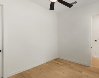 3204 Overcup Oak Dr - Photo Thumbnail 10
