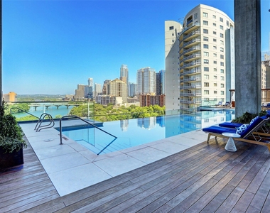 70 Rainey St - Photo Thumbnail 27