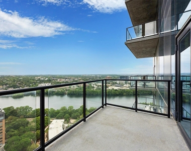 70 Rainey St - Photo Thumbnail 2