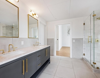 70 Rainey St - Photo Thumbnail 19