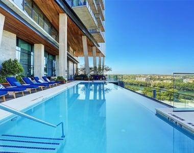 70 Rainey St - Photo Thumbnail 4