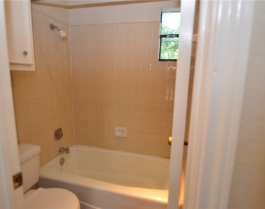4401 Speedway - Photo Thumbnail 11