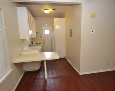 4401 Speedway - Photo Thumbnail 5