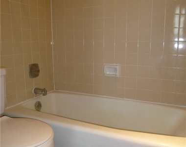 4401 Speedway - Photo Thumbnail 12