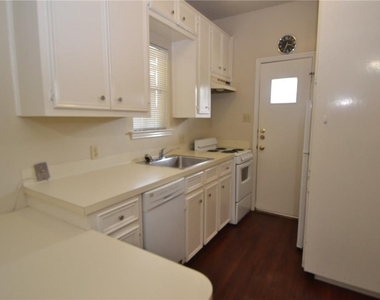 4401 Speedway - Photo Thumbnail 7