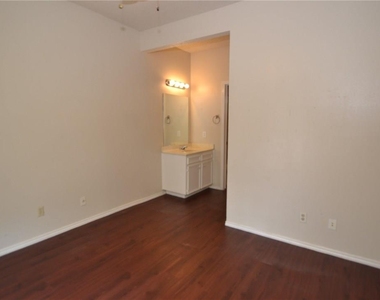 4401 Speedway - Photo Thumbnail 10