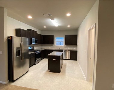8409 Looksee Ln - Photo Thumbnail 4