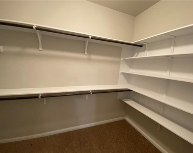 8409 Looksee Ln - Photo Thumbnail 12