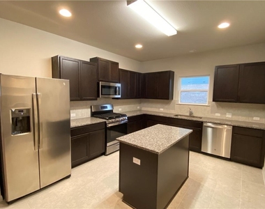 8409 Looksee Ln - Photo Thumbnail 5