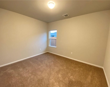 8409 Looksee Ln - Photo Thumbnail 14