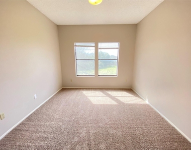 2405 W Slaughter Ln - Photo Thumbnail 4