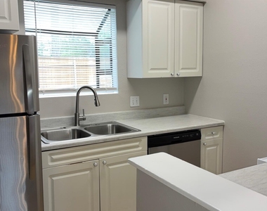 2405 W Slaughter Ln - Photo Thumbnail 2