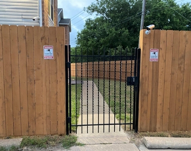 2405 W Slaughter Ln - Photo Thumbnail 11