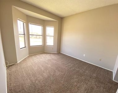 2405 W Slaughter Ln - Photo Thumbnail 5