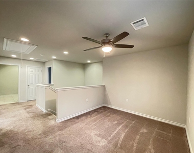 1602 Jacey Way - Photo Thumbnail 15