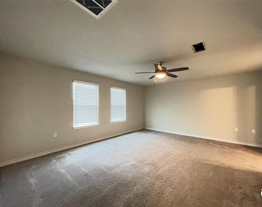 1602 Jacey Way - Photo Thumbnail 21