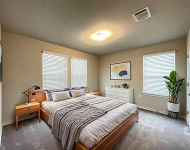 1602 Jacey Way - Photo Thumbnail 23