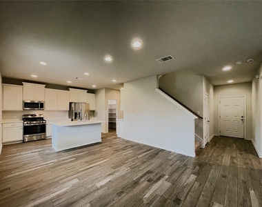 1602 Jacey Way - Photo Thumbnail 1