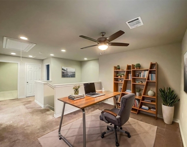 1602 Jacey Way - Photo Thumbnail 22
