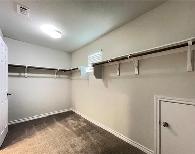 1602 Jacey Way - Photo Thumbnail 26