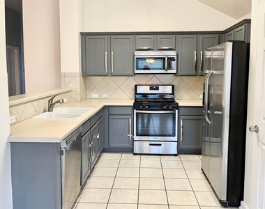 2409 Romeo Dr - Photo Thumbnail 2