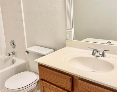 2409 Romeo Dr - Photo Thumbnail 15