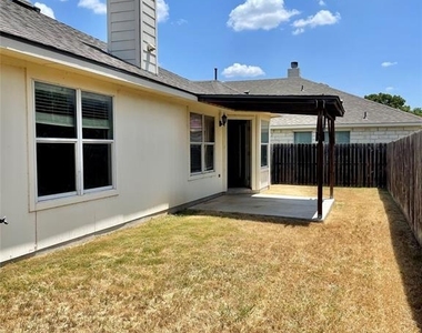 2409 Romeo Dr - Photo Thumbnail 17