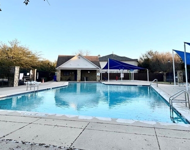 2409 Romeo Dr - Photo Thumbnail 18